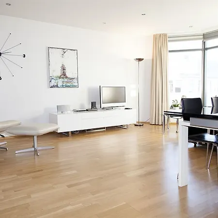 Planet Apartment *
