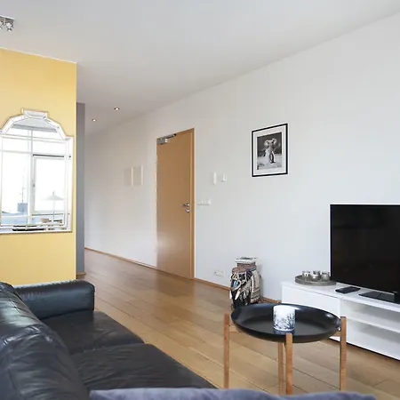 Planet Apartment *